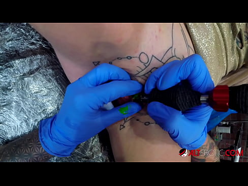 ❤️ Itin tatuiruota karšta Sully Savage gavo tatuiruotę ant savo klitorio ❤❌  Seksas prie lt.zoomporno.ru